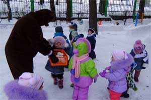 Сценарий развлечения для детей 2-4 лет в детском саду «Забавы с медведицей»